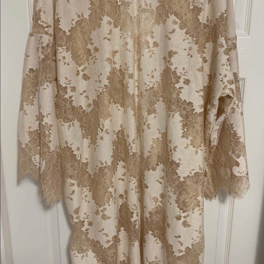 Kimono beige with floral lace - Picture 2 of 4